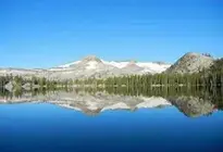 Lake, Mountain Reflection background wallpaper