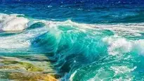Wave Smashing Transparent Water wallpaper