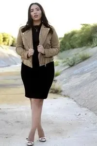 Fashion Thick Latina Natural phone wallpaper