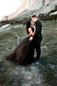 Couple Romance Portrait Kiss phone wallpaper