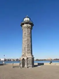 Lighthouse New York City Kissing phone wallpaper