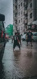 Rain Street Crowd Urban City phone wallpaper