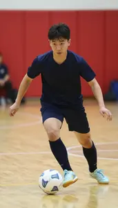 Futsal Pivot Wearing Indoor Shoes Precise Defending Quick