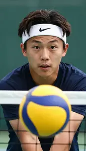 Tennis All Court Player Wearing Headband Alert Volley