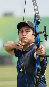 Archery Competition Archer Wearing Quiver Focused Releasing