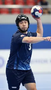 Handball Right Back Wearing Shorts Focused Catching