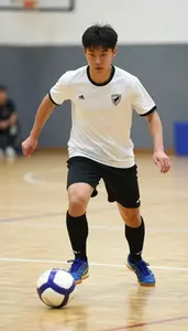 Futsal Utility Player Wearing Indoor Shoes Agile Dribbling