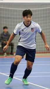 Futsal Defender Wearing Futsal Jersey Quick Passing Step