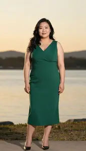Korean Mature Woman With Very Fat With Black Finger Waves Wearing Emerald Green