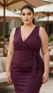 Lebanese Woman In Her Mid 20s With Soft And Curvy Figure With Brunette Sleek
