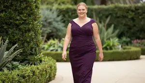 Caucasian Woman In Her Late 20s With Full Figured And Curvy Figure With Honey